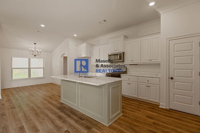 Building Photo - 3 Bed/2 Bath Home in Silver Ridge