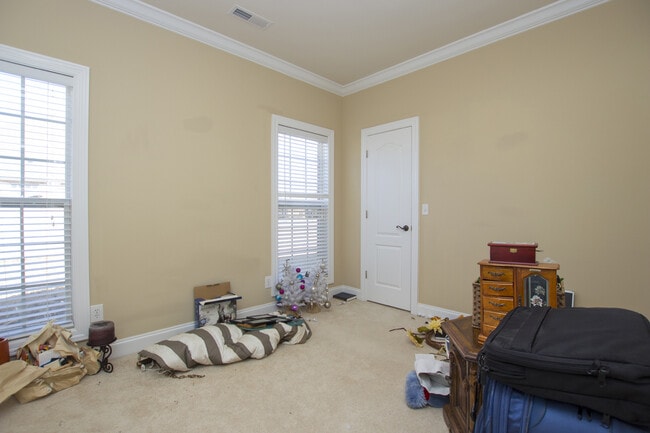 Building Photo - Exquisitely Maintained Home in the Coveted Goldsmith - Schiffman/ Hsv High school