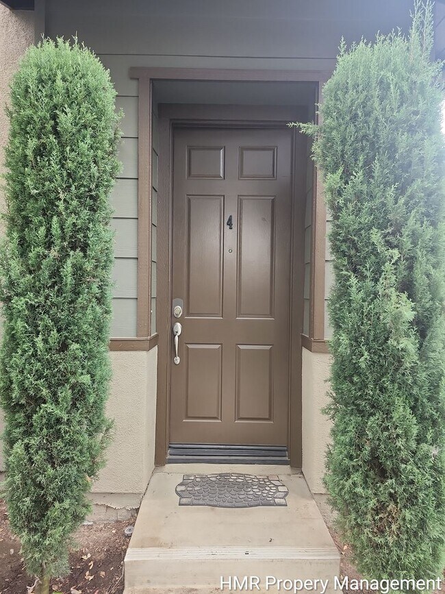 Building Photo - 12377 Hollyhock Dr