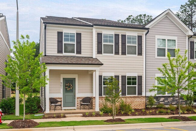 Building Photo - Stunning 3BD, 2.5BA End-Unit Fuquay-Varina Townhome with a 2-Car Garage in a Prime Location Near ...