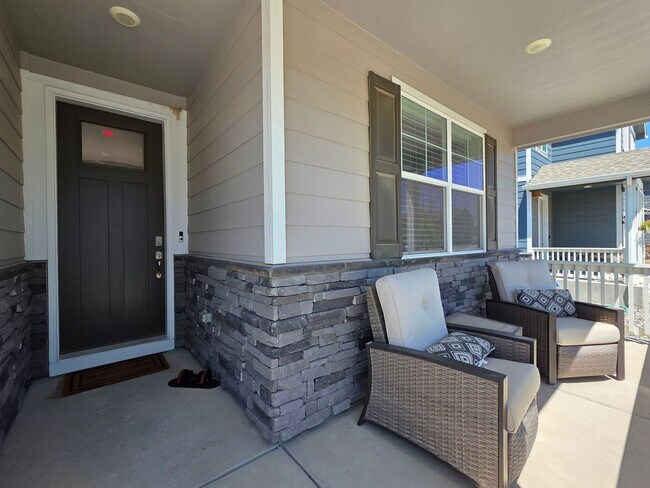 Building Photo - Beautiful Newer Build 3 Bedroom Home in Be...