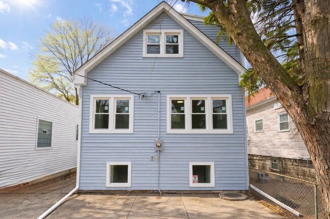 Building Photo - 12253 S Peoria St