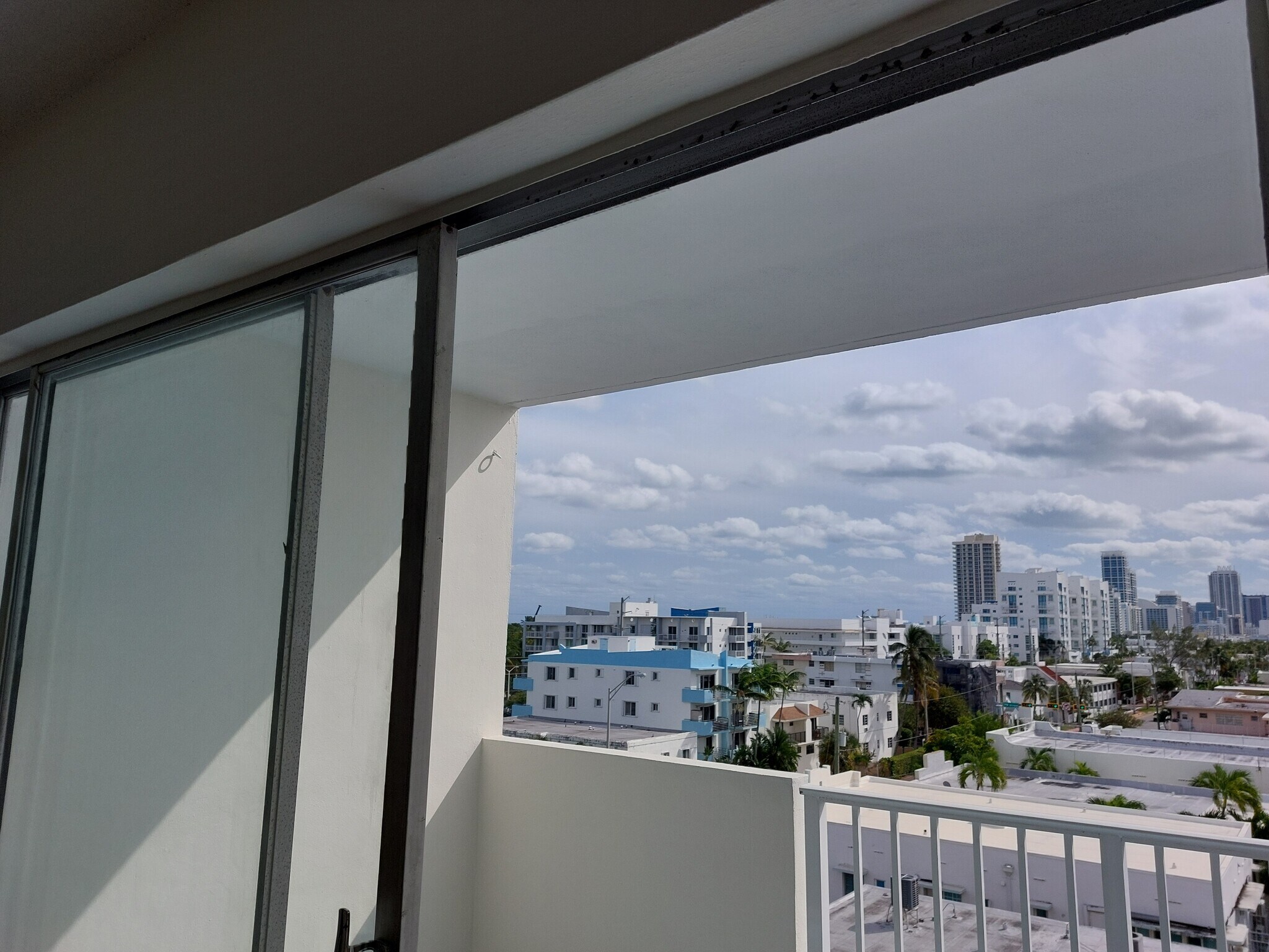 Building Photo - 8000 Harding Ave