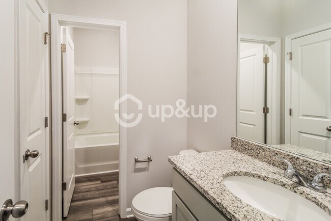 Building Photo - Fantastic 4bd/2.5ba home! Let yourself in!