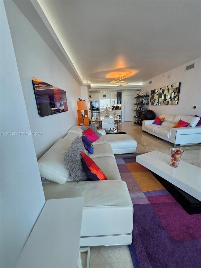 Building Photo - 601 NE 36th St