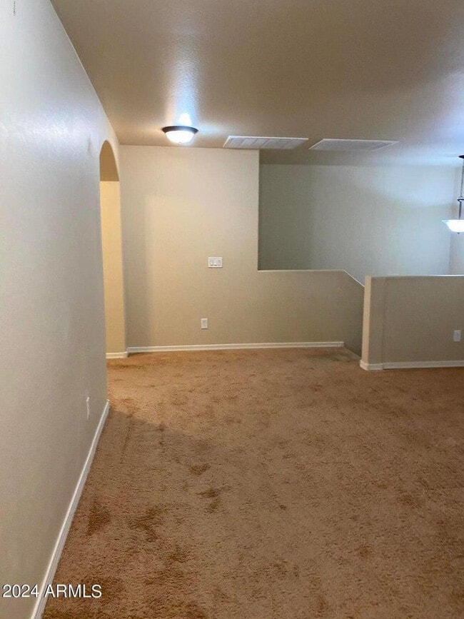 Building Photo - 957 S Wallrade Ln