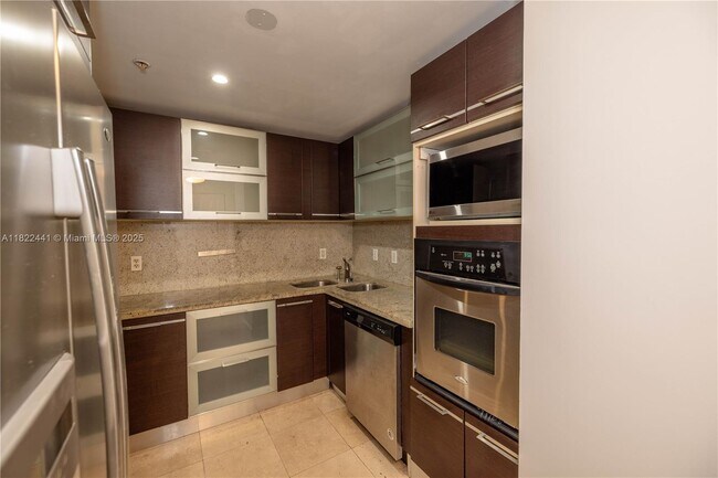 Building Photo - 50 Menores Ave