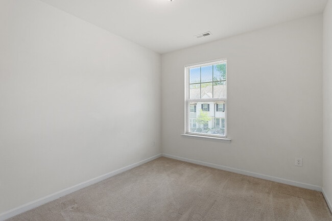 Building Photo - 731 Maypearl Ln