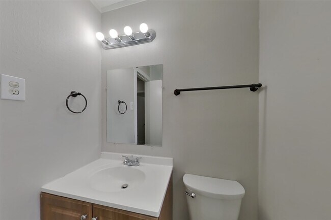 Building Photo - 12306 Foxridge Dr