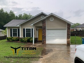 Building Photo - 3b/2b house