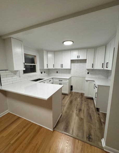 Building Photo - 4 D Sterling Terrace