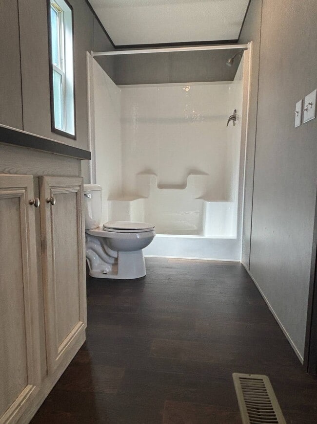 Building Photo - 3150 Plateau Dr