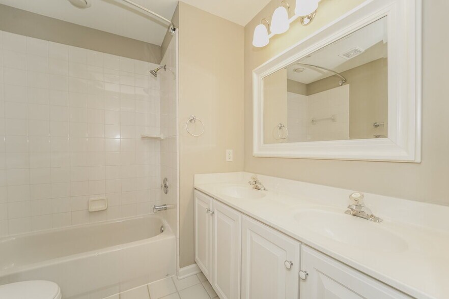 Building Photo - 9602 Cockerham Ln