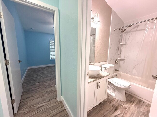 Building Photo - 15859 68th Ct N