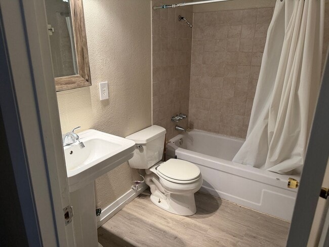 Building Photo - 1 Bedroom 1 Bath In Central Las Vegas