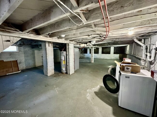 Building Photo - 139 Otis Ave