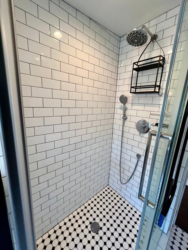 Building Photo - Huge Home Full of Character in the heart of MHK