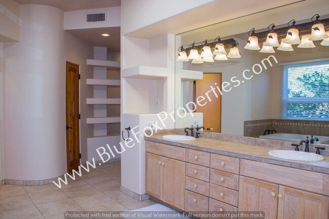 Building Photo - 6190 N Cadena De Montanas