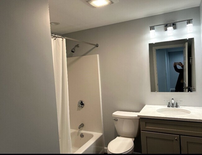 Building Photo - 108 Norton Ave