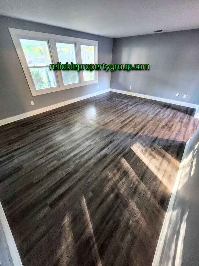 Building Photo - New Listing in Fort Wayne