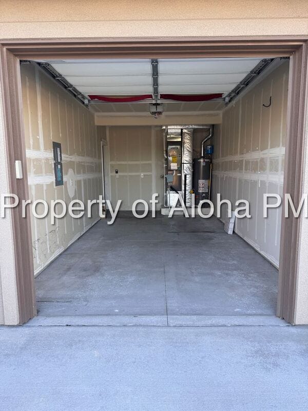 Building Photo - 827 17th Ave S