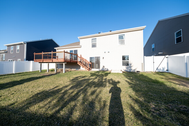 Building Photo - 15233 Emory Ave