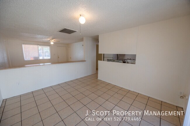 Building Photo - 6528 W Windsor Ave