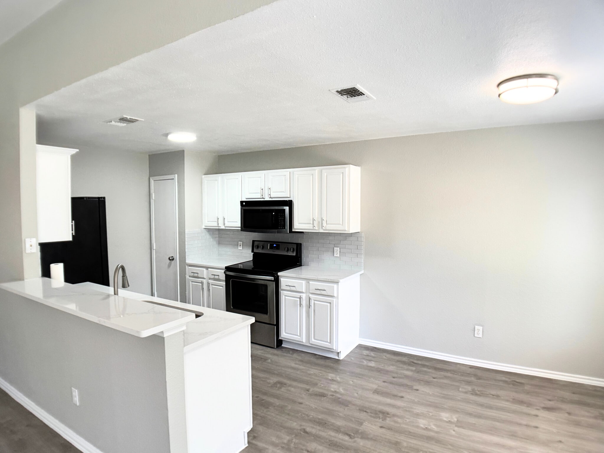 Building Photo - 3913 Periwinkle Dr