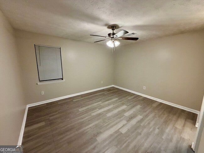 Building Photo - 204 Glendale Ct
