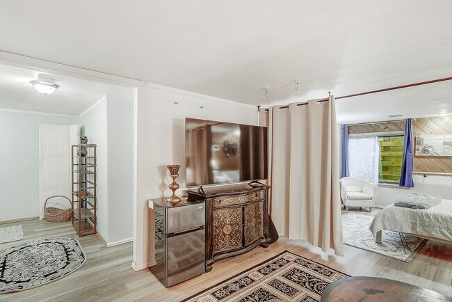 Building Photo - FRISCO! Offered Furnished or Unfurnished! 1 pet negotiable!  An Artist's retreat! Must see.