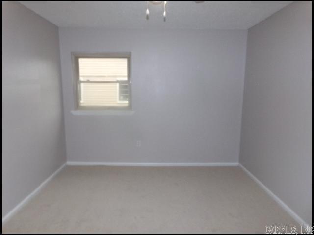 Building Photo - 8 Brookway Ln