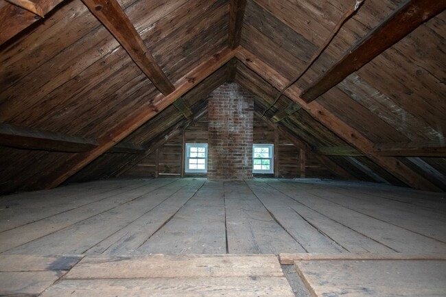 Building Photo - Amazing, Rarely Available Farmhouse with Carriage House and Garage