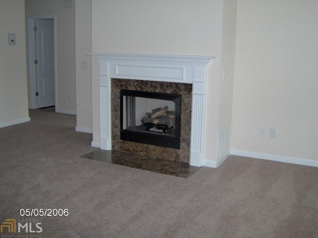 Building Photo - 83 Creekside Way