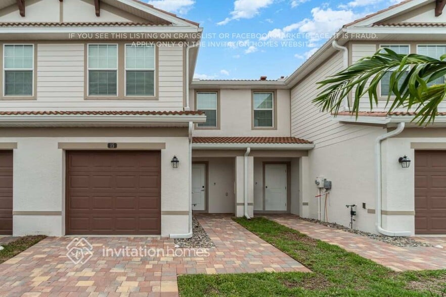 Primary Photo - 7153 Greenwood Park Cir