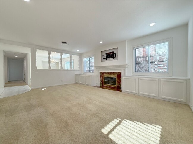 Building Photo - 4 Bed + 3 Bath + Bonus Room + Loft