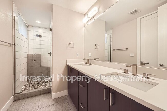 Building Photo - 1323 Elati St