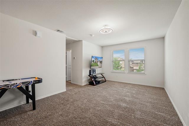 Building Photo - 901 Euston St