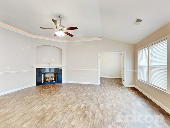 Building Photo - 321 Trail Crossing Ln