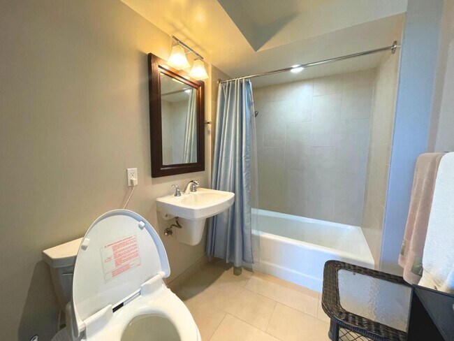 Building Photo - 1837 Kalakaua Ave