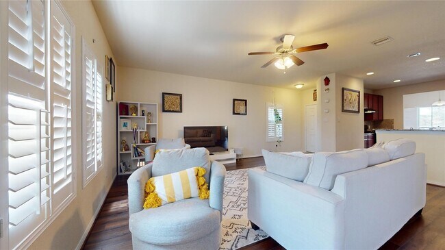 Building Photo - 3202 Cabin Wood Way