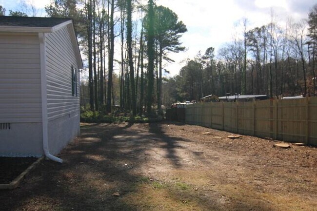 Building Photo - 2232 Dawson Forest Rd E