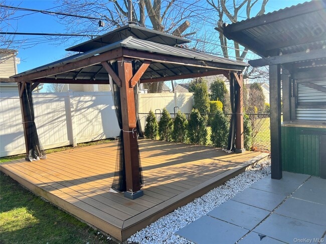 Building Photo - 137 Center Ln