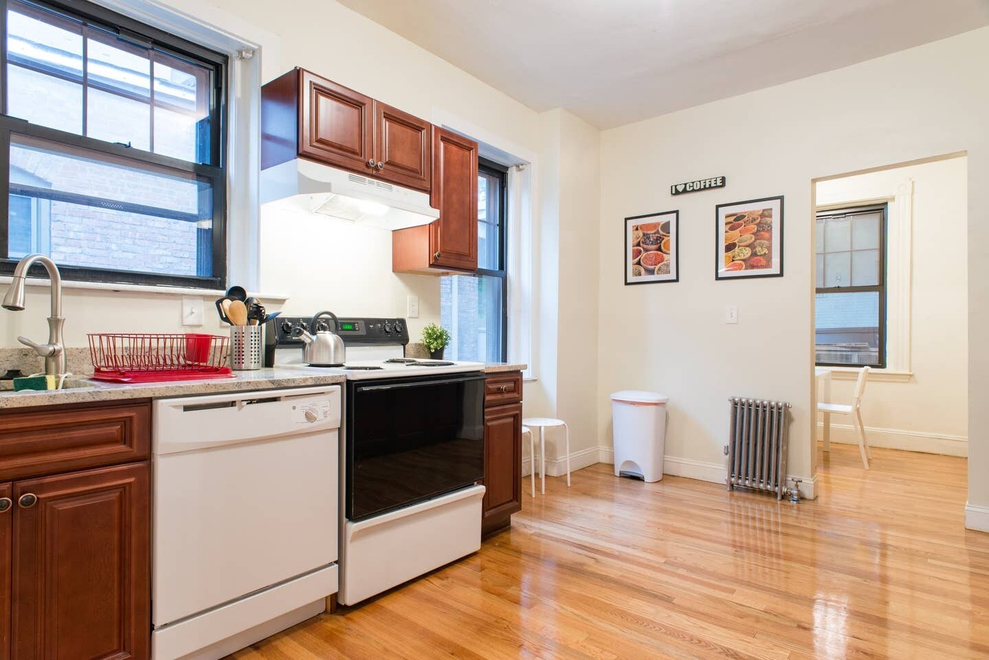 Building Photo - 1249 Beacon St