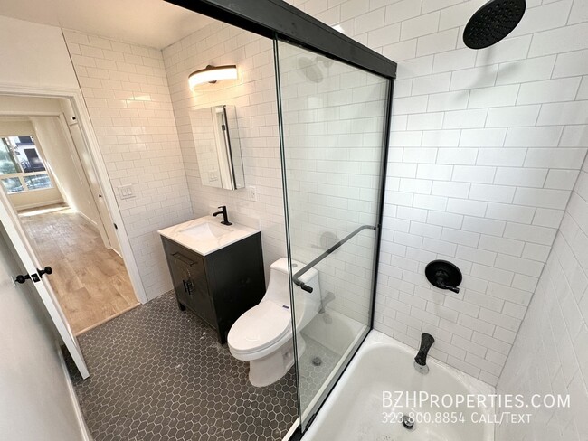 Building Photo - Brand New Renovated 1Bedroom 1Bathroom In ...