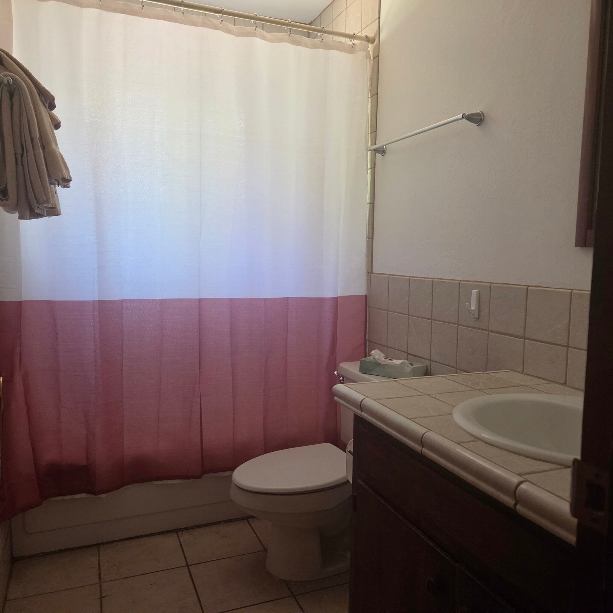 Cabin 7 Full Bath - 165 E White Mountain Blvd