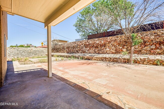 Building Photo - 7600 Plaza Redonda Dr