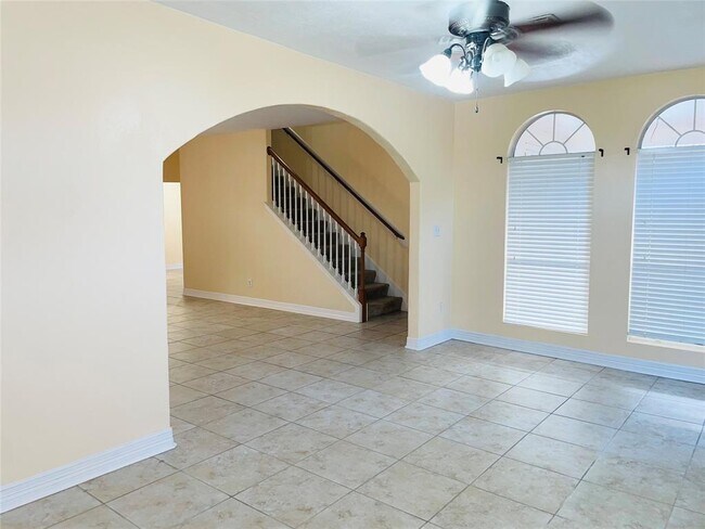Building Photo - 19310 Hillside Springs Cir