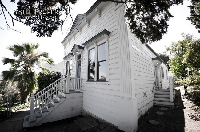 Building Photo - Vintage Victorian near Downtown Vallejo