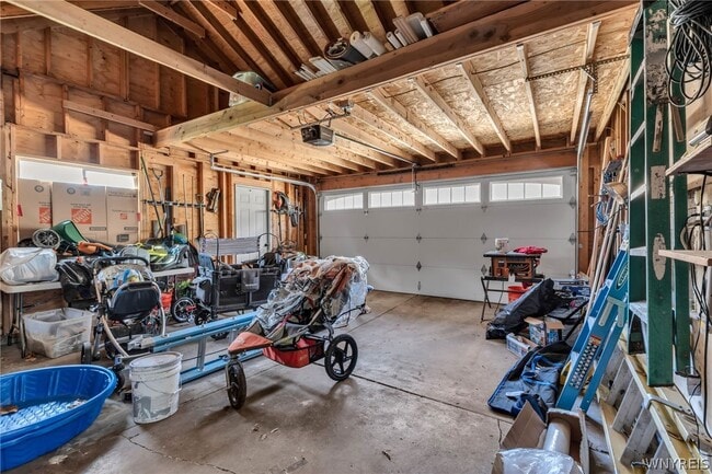 Building Photo - 887 W Ferry St