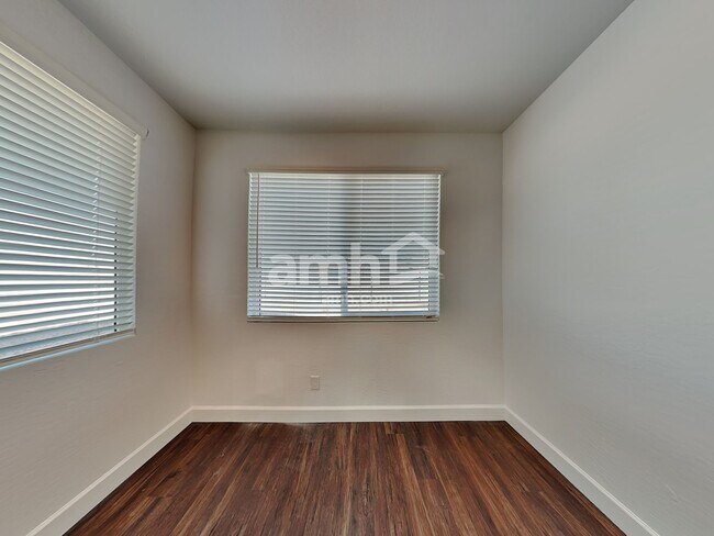 Building Photo - 17170 W Golden Ln